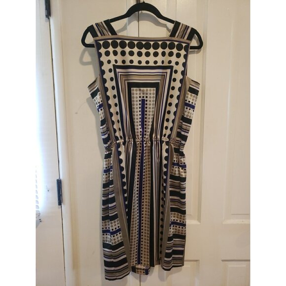 Maggie London Dress Shift Sleeveless Satin Geometric Print  Knee Length Sz 8 - Picture 5 of 9